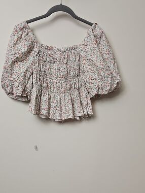 Love Notes White Floral Smocked Puff-Sleeve Crop Top